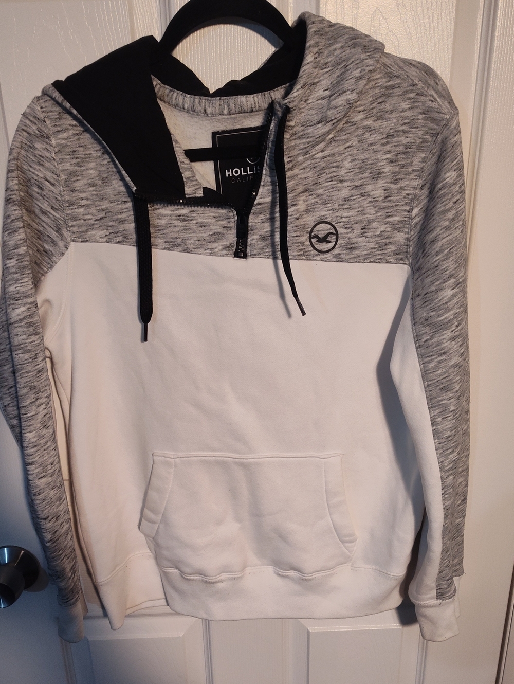 Hollister Men's White & Gray Hooded Pullover Sweatshirt